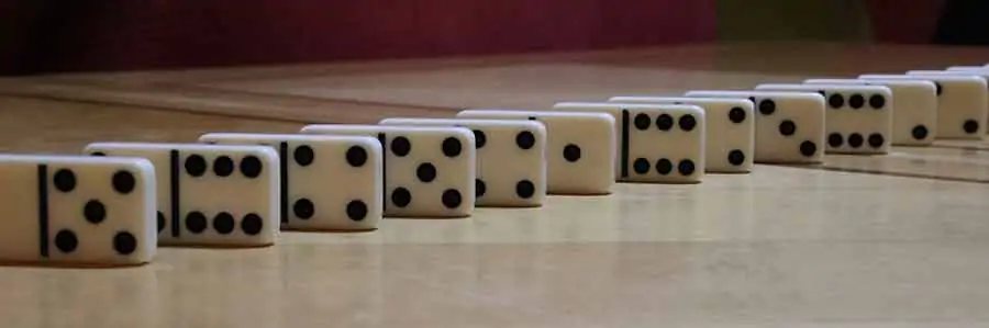 Depth of field examples. Dominoes spaced at 2cm intervals were shot with a 70mm focal length lens at an f-stop of f/22. We see that all the dominoes appear to be in focus