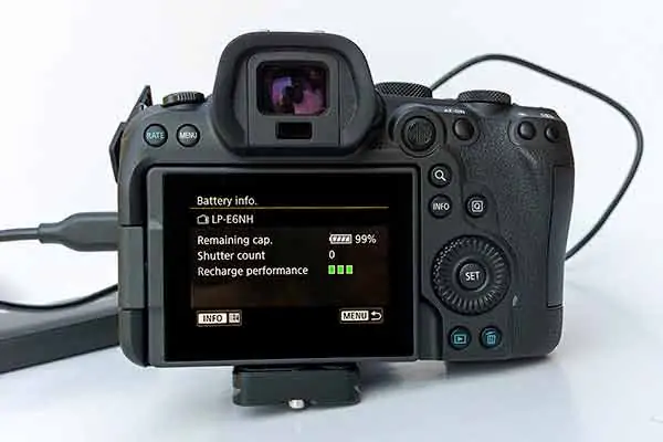 Battery-info-screen-on-EOS-R6