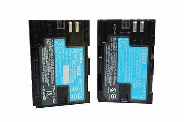 Charging-Canon-LP-E6N-and-LP-E6NH-batteries