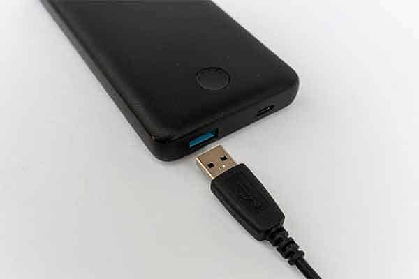 Insert-USB-Type-A-into-power-bank