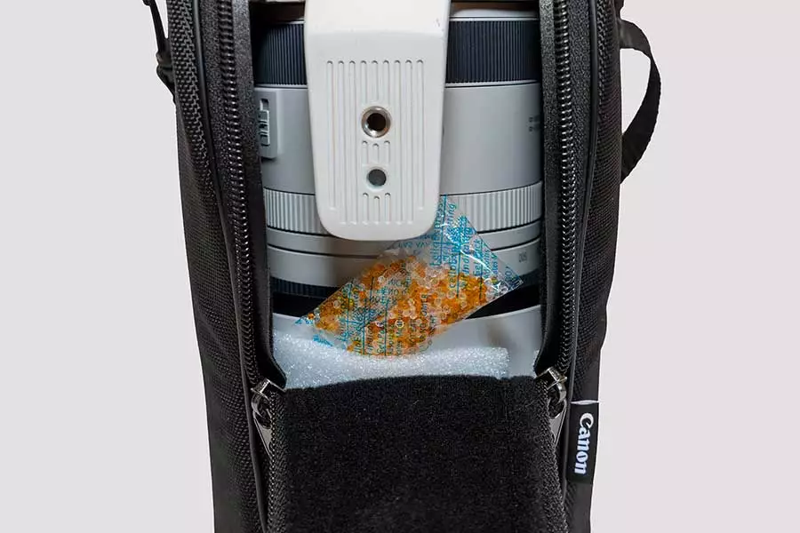 Pack-of-desiccant-in-case-with-Canon-RF100-500mm-lens