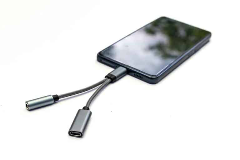 How to Connect a 3.5mm Lapel Mic to a Modern Android Phone DIY Video