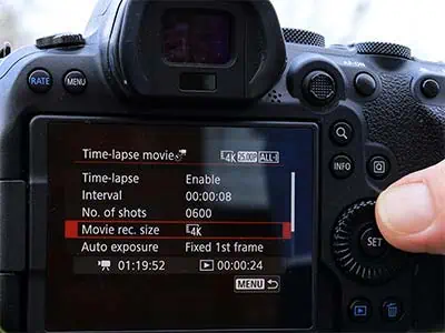 On the Time-lapse movie screen select Movie rec. size and press the SET button