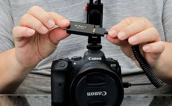 Use your Android Phone as a Camera Monitor - Connect HDMI cable to the HDMI video capture card