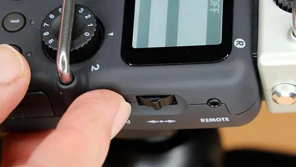 Does the Zoom H5 have phantom power - Step 9 - Press the Menu button 4 times to exit the menu and return to the recording display