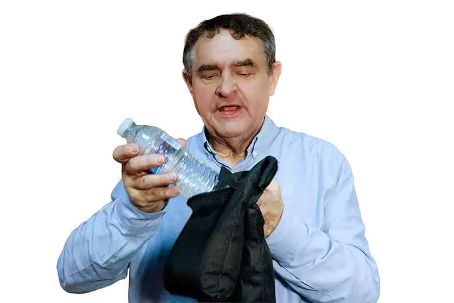 Using water bottles as weight in a photography sandbag